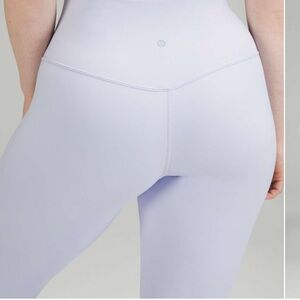 Lululemon Align High-Rise Crop 21"
Pastel Blue